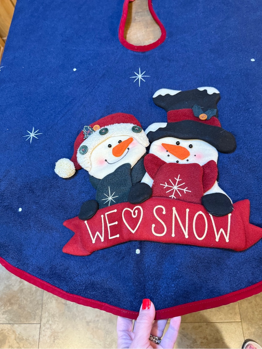 2005 Holiday Snowman Christmas Tree Skirt Navy and Red We ❤️ Snow